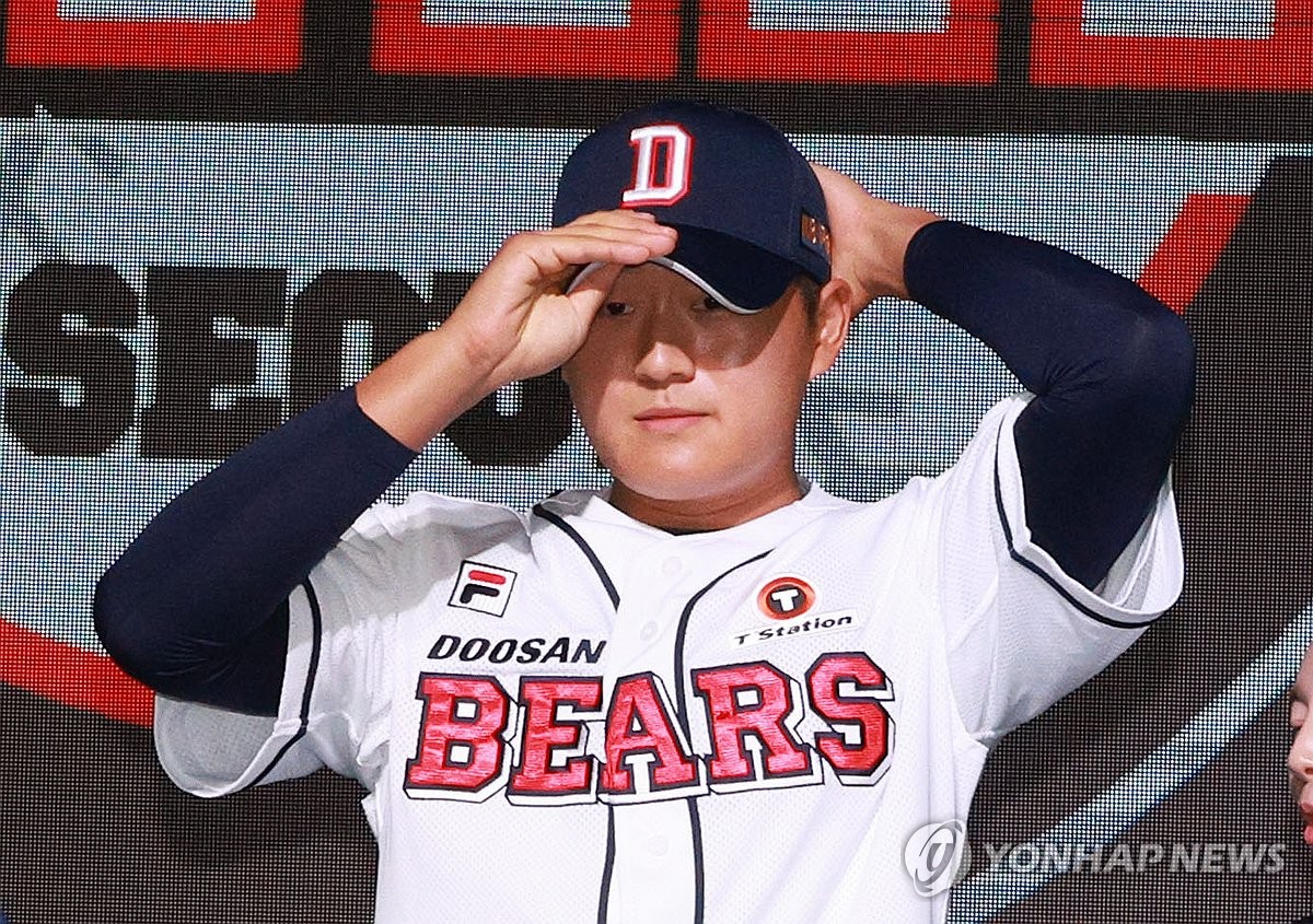 S. Korean high school pitcher Jang Hyun-seok formally introduced as new  Dodger