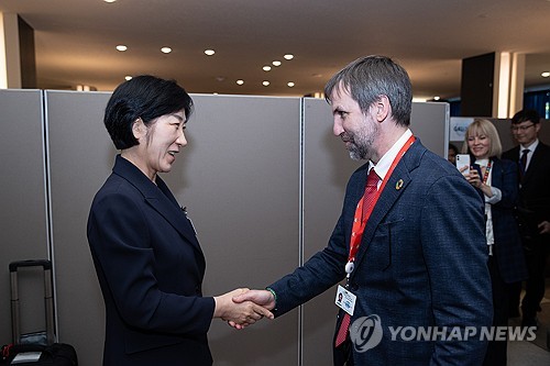 Environment ministers of S. Korea, Canada meet
