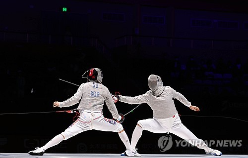  (Asiad) S. Korean fencer Oh Sang-uk wins gold in men's individual sabre