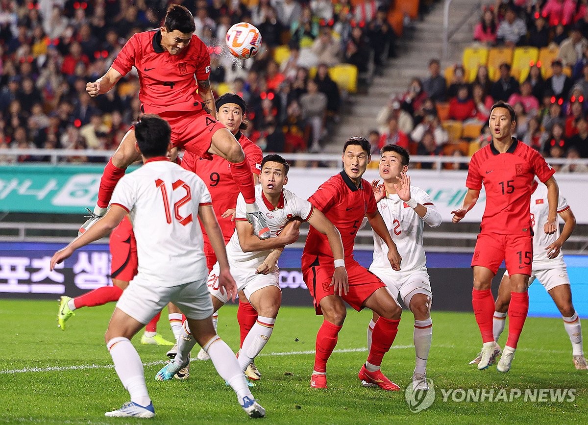 Kim Min-jae of South Korea (L) scores against Vietnam during the teams' friendly football match at Suwon World Cup Stadium in Suwon, Gyeonggi Province, on Oct. 17, 2023. (Yonhap)