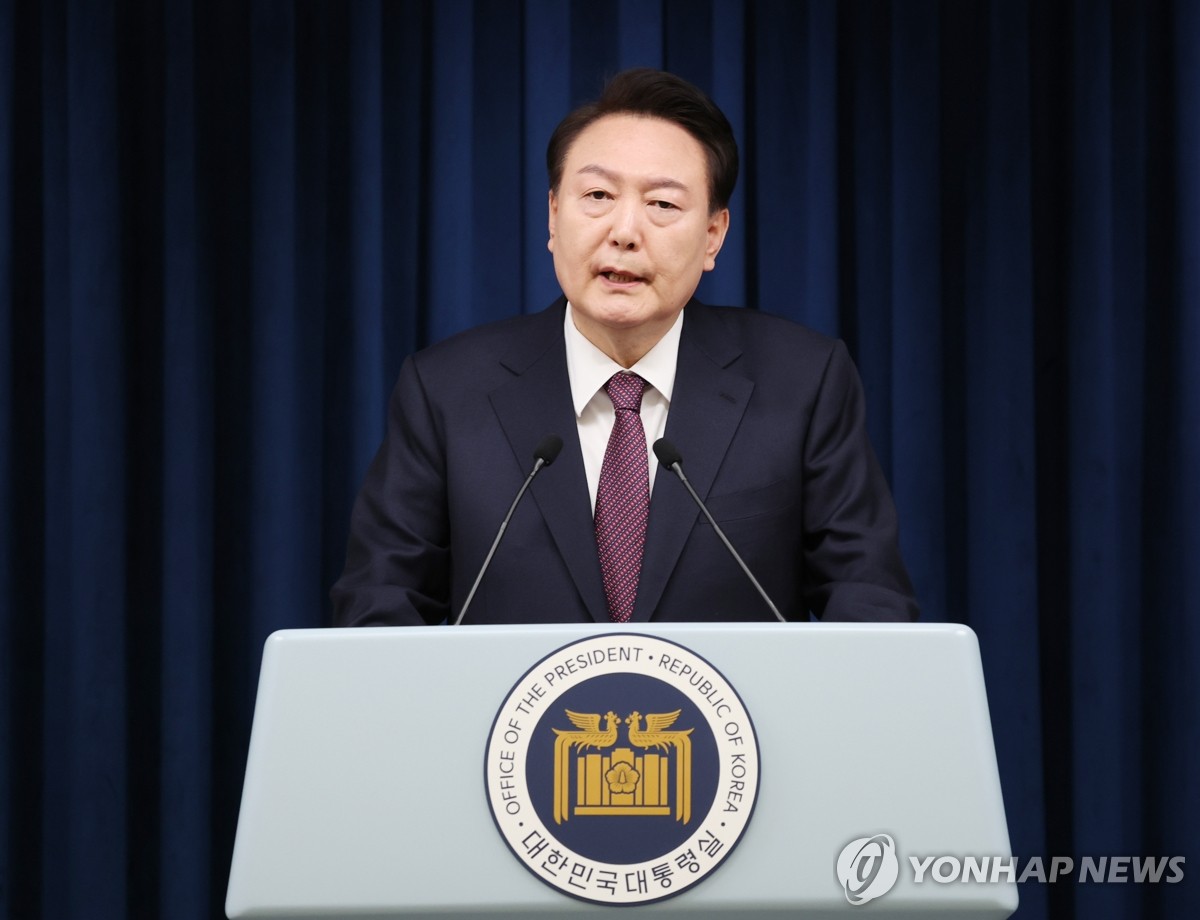 President Yoon Suk Yeol gives an address to the nation on South Korea's failed bid to host the 2030 World Expo in its southeastern city of Busan, at the presidential office in Seoul on Nov. 29, 2023. (Yonhap)