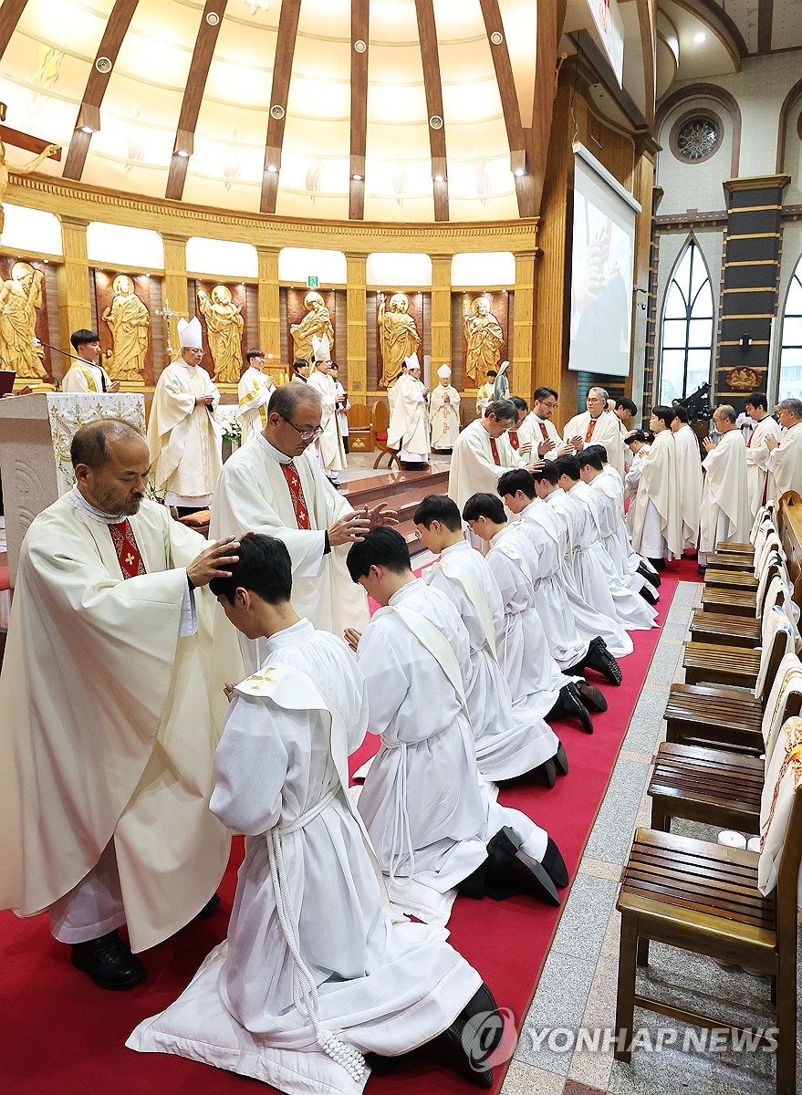 Catholic ordination | Yonhap News Agency