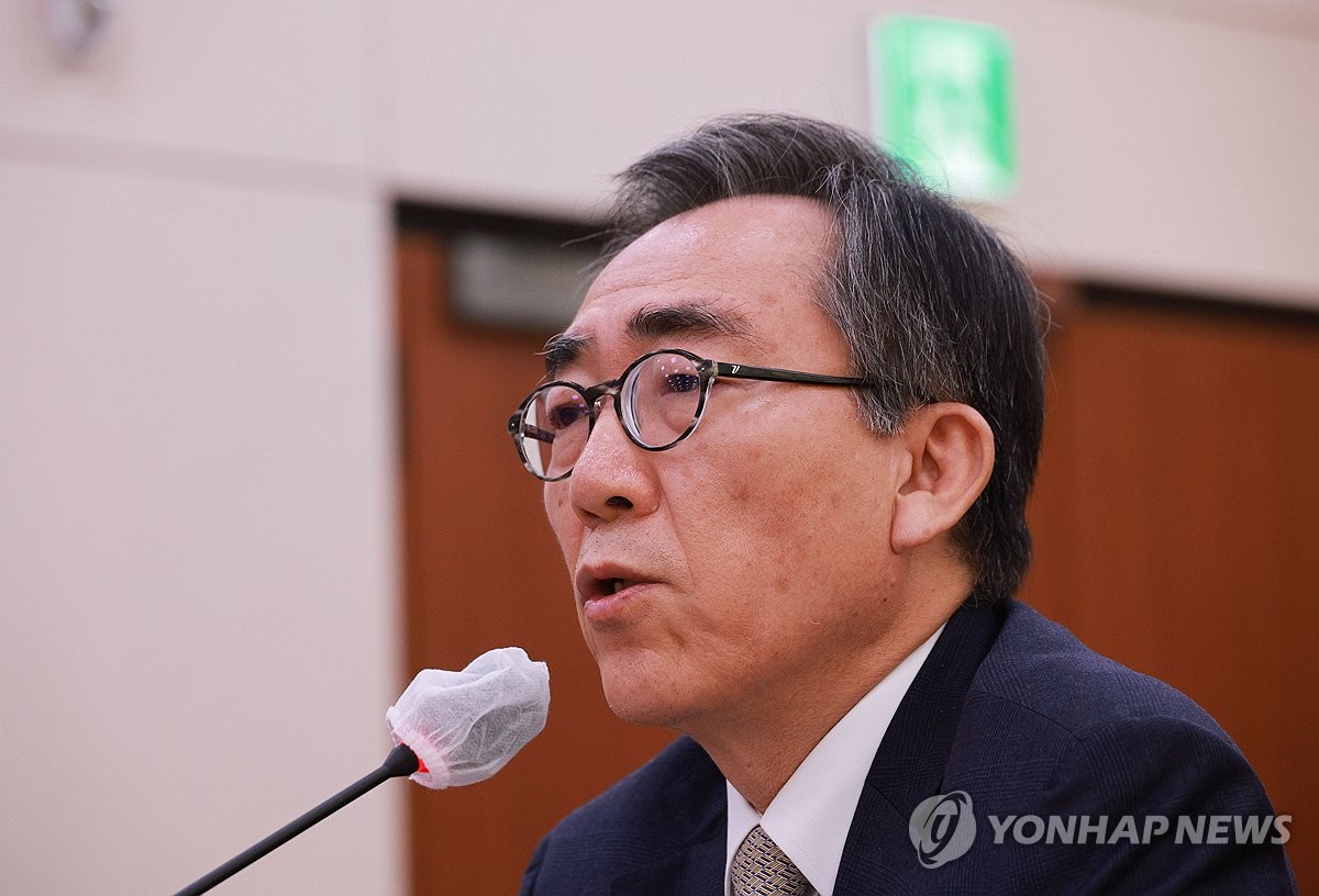 Cho Tae-yul, candidato a ministro de Asuntos Exteriores, responde a las preguntas de los legisladores durante una audiencia de confirmación de su nominación en la Asamblea Nacional el 8 de enero de 2024. (Yonhap) 