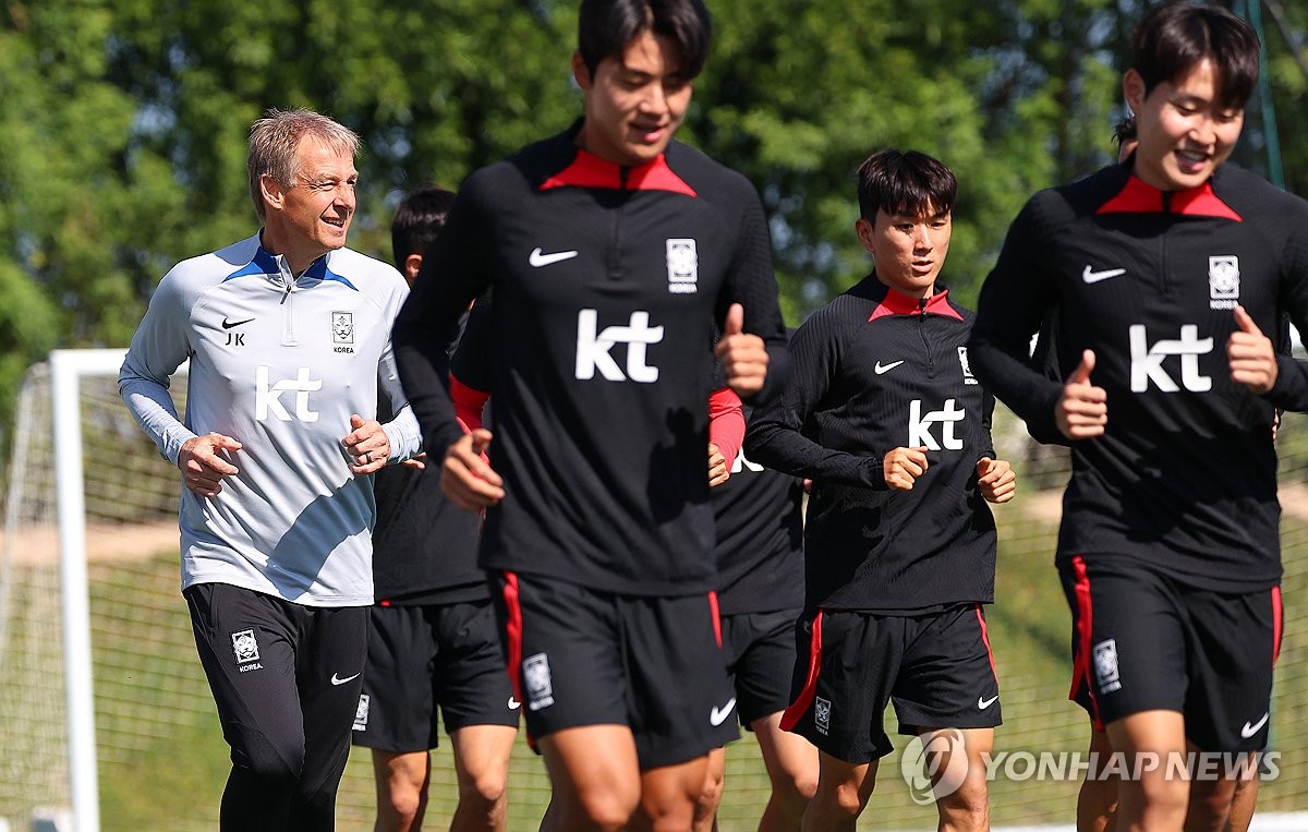 아시아 정상을 위해 감독도 함께 뛴다