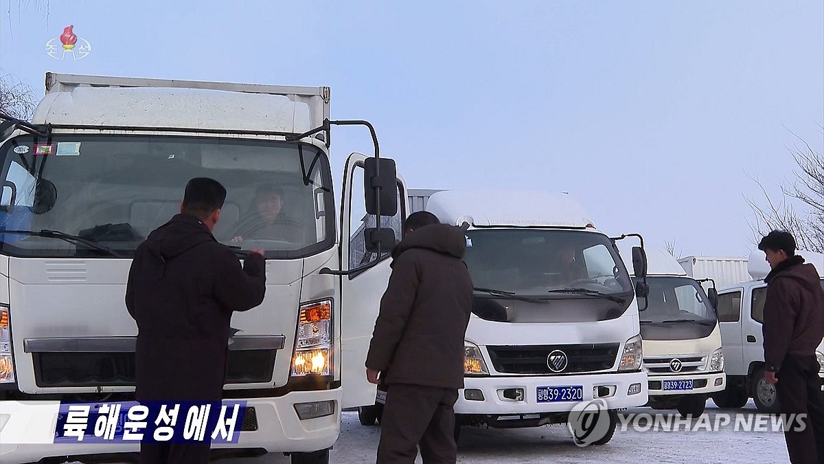 북한, 화물수송에 중국산 '포톤 트럭' 사용