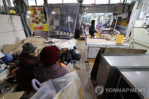소상공인·전통시장 경기전망 두 달째 동반 '악화'