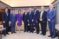 S. Korean defense minister meets U.S. congressional delegation