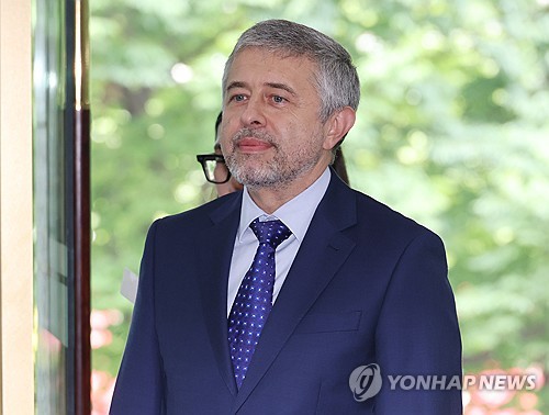 Foreign ministry calls in Russia's top envoy to Seoul over N. Korea's troop dispatch