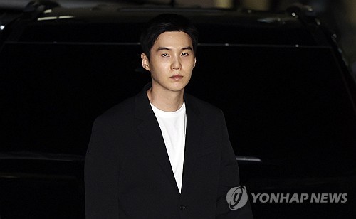 BTSシュガが再び謝罪文「責任感忘れ大きな過ち」 電動