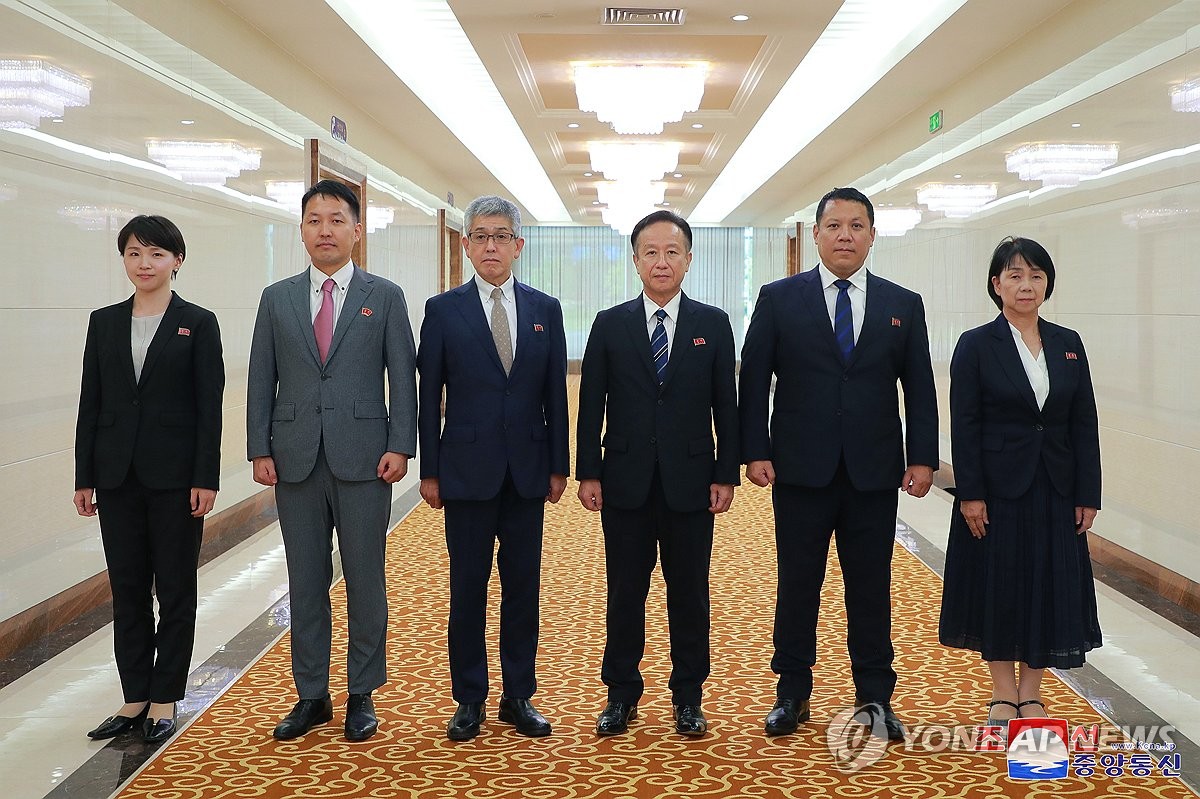 La sede metropolitana de Tokio de la Asociación General de Residentes Coreanos en Japón llega a Pyongyang el 5 de septiembre de 2024, en esta imagen proporcionada por la Agencia Central de Noticias de Corea del Norte. (Para uso exclusivo en la República de Corea. Prohibida su redistribución) (Yonhap)