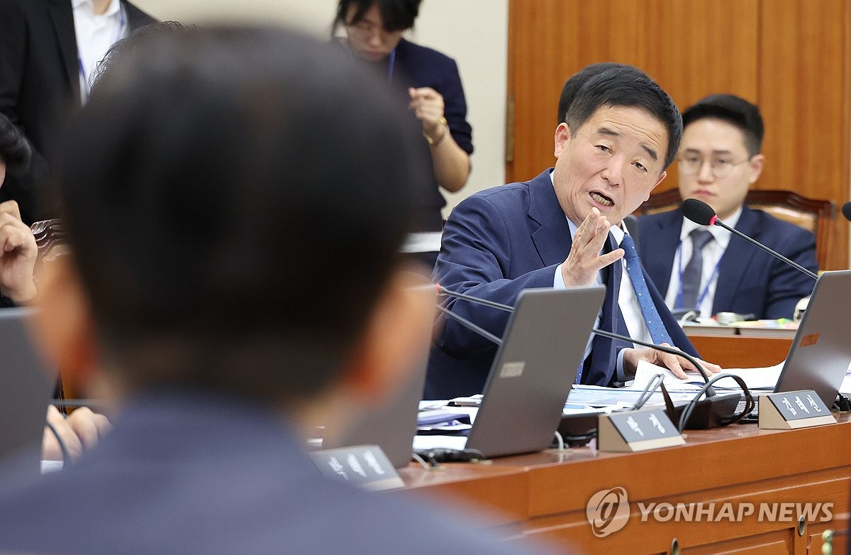 與강득구, 조국 '광복절 사면' 공개 건의…"이미 죗값…
