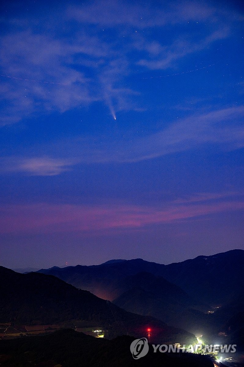 韓国北東部で「紫金山・アトラス彗星」観測