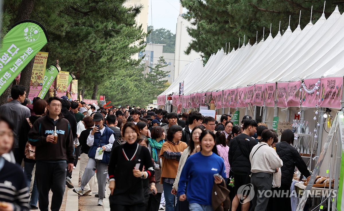 인파로 북적이는 강릉커피축제