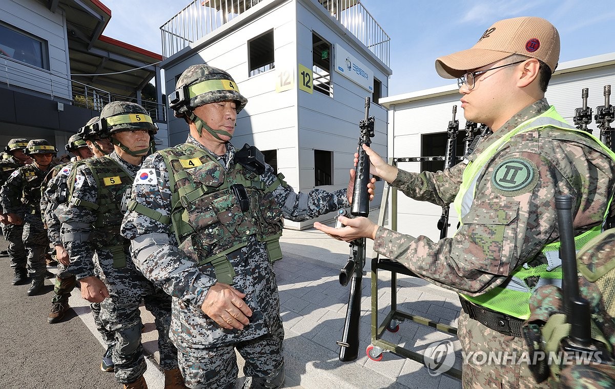 '안보에 나이 없다'…80세 고령부터 여성까지 예비군 훈련 참여