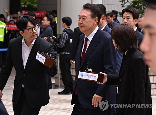 오늘 尹 내란혐의 5차 공판…특전사 1공수여단장 군 투입 증언