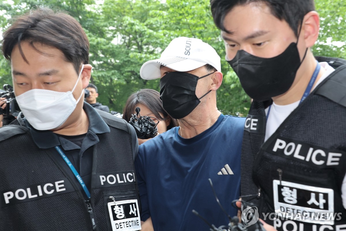 5호선 방화범 구속심사 15분만에 끝…