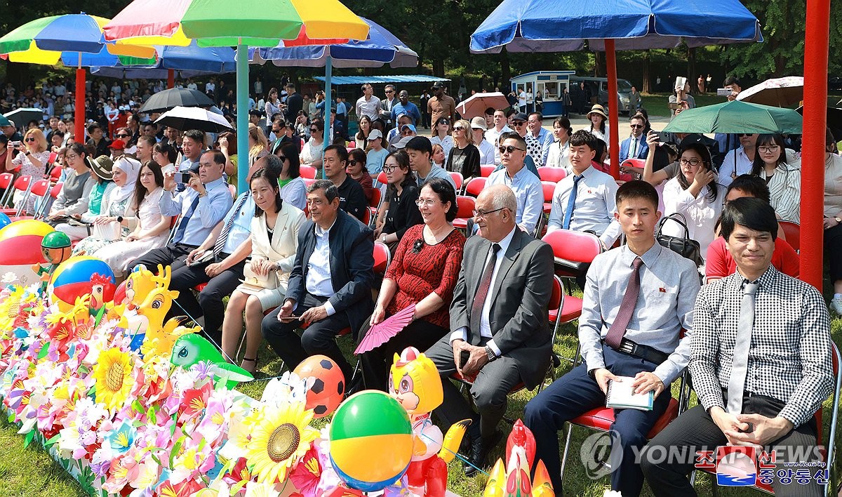 북한, 6.1 국제아동절 75주년 기념 친선연환모임