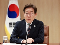 李대통령 "라면 한개에 2천원도 한다는데 진짜냐…물가대책 챙겨달라"
