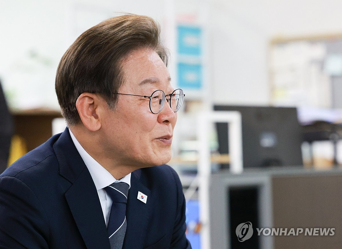 [속보] "李대통령, G7서 에너지공급망 및 AI·에너지 연계 주제 발언"