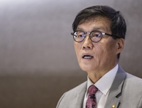 한은 총재 "선택적 지원이 자영업자 돕는 데 효율적"