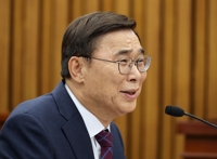 이종석 국정원장 후보자 인사청문경과보고서 채택…李정부 처음