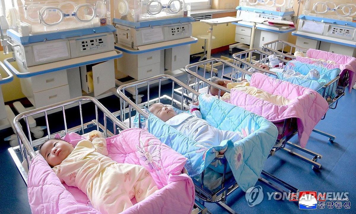 북한, 평양산원서 첫 다섯쌍둥이 출생