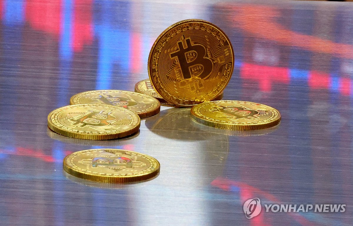 '트럼프 효과' 누리는 가상화폐 업체들…가격·주가 들썩 관련 이미지1