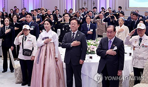 李大統領が国家功労者招き昼食会