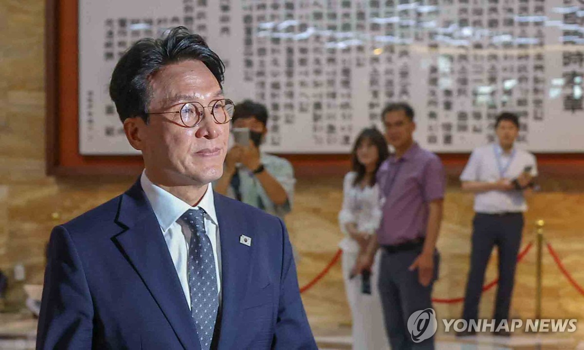 [속보] 김민석 총리후보 인준안 투표 돌입…국힘 표결 …