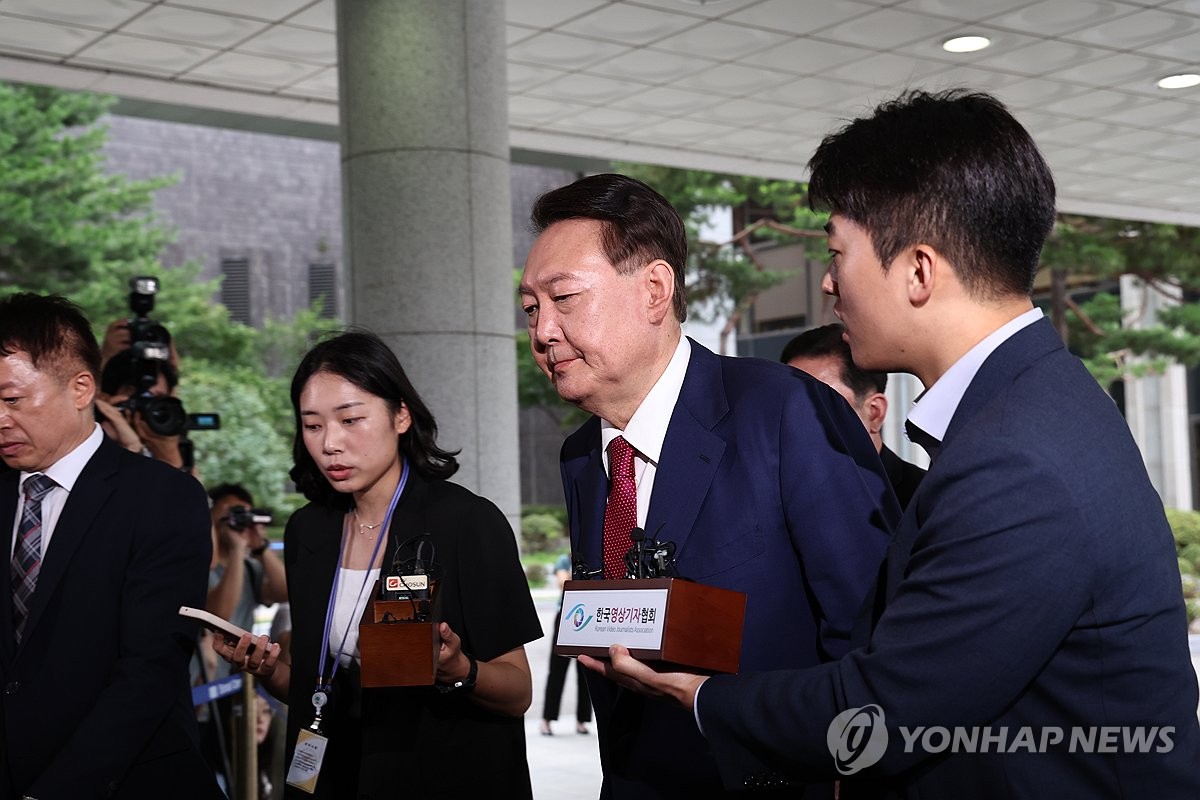 내란특검 "尹 체포영장 집행저지부터 조사…부장검사가 신문"