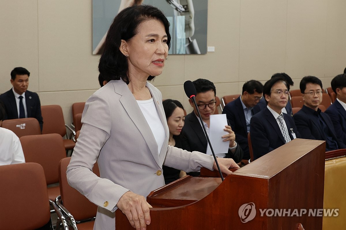 '휴가 반려' 이진숙 "그렇게 중요한 기관인데 상임위원…