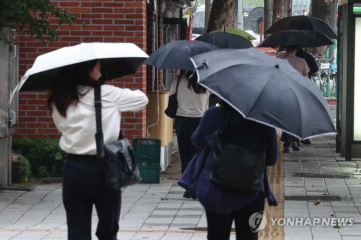 부산·울산·경남 구름 많음…낮 최고 31∼35도