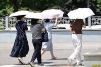 땡볕더위에 온열질환자 작년의 2.5배…"증가 속도 역대 최고"
