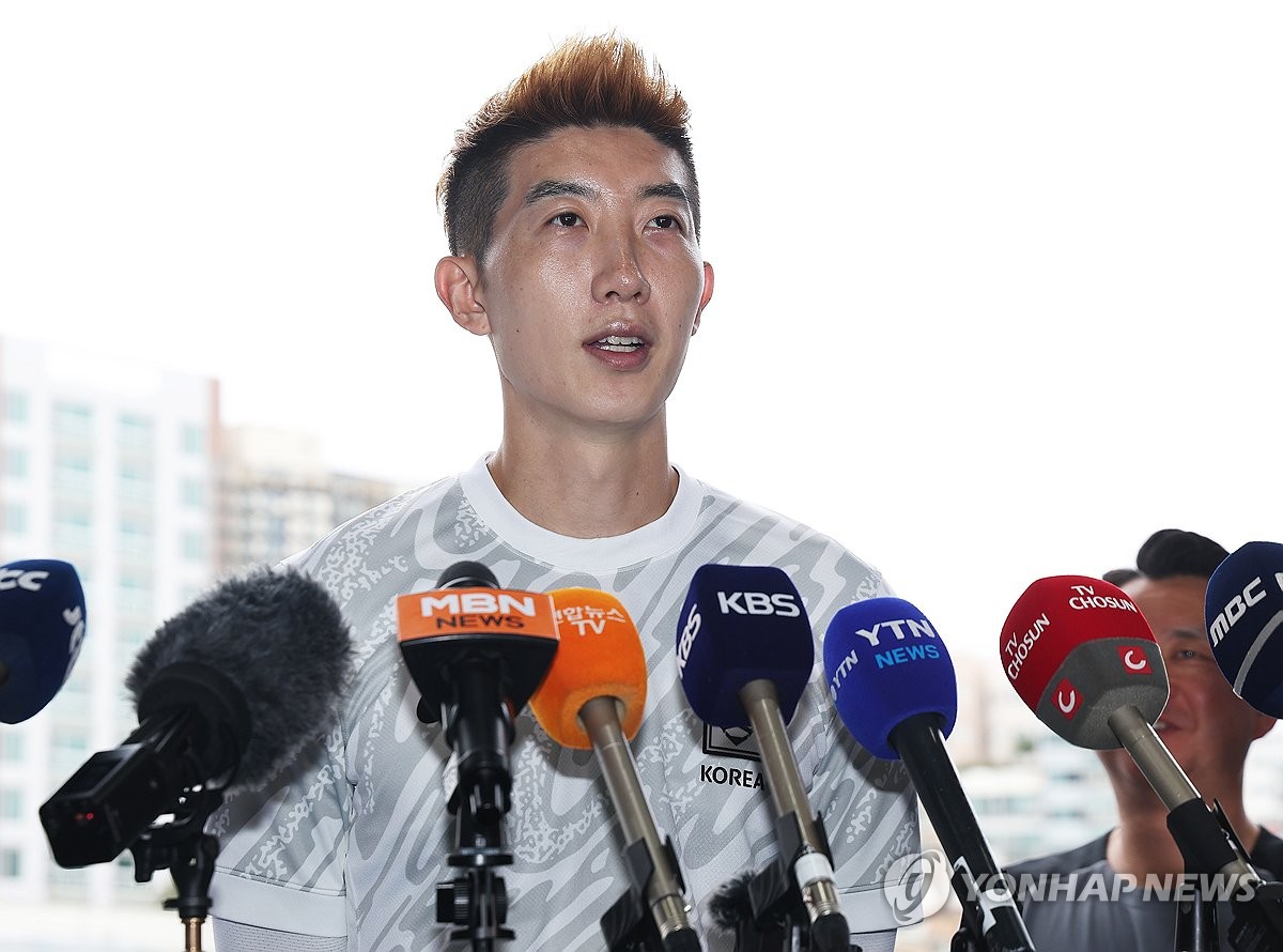 질문에 답하는 조현우