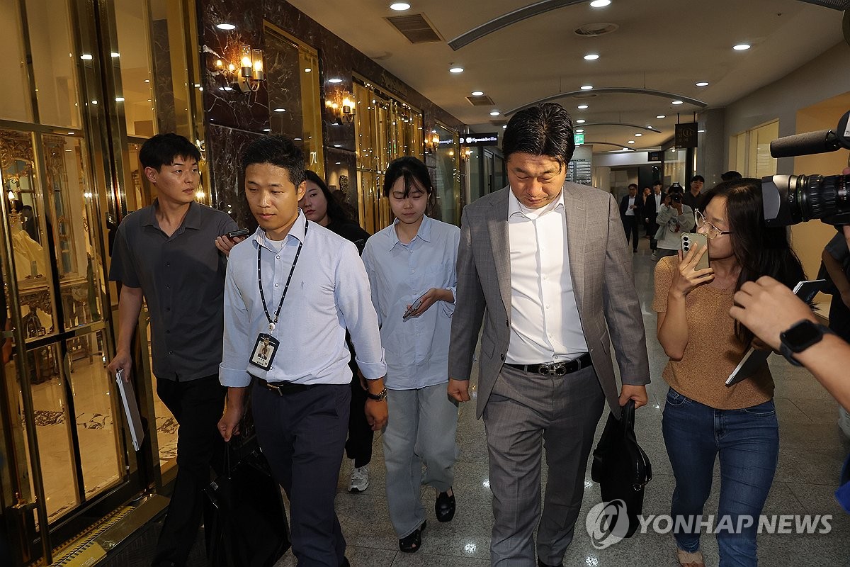 김건희 특검, 코바나컨텐츠 압수수색 종료