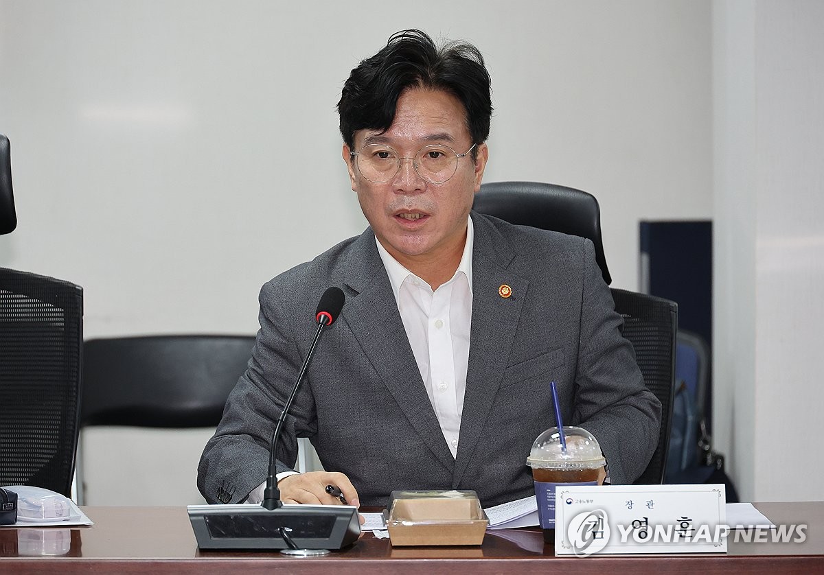 노동장관 "체감온도 35도 이상시 야외작업 중단 적극 …