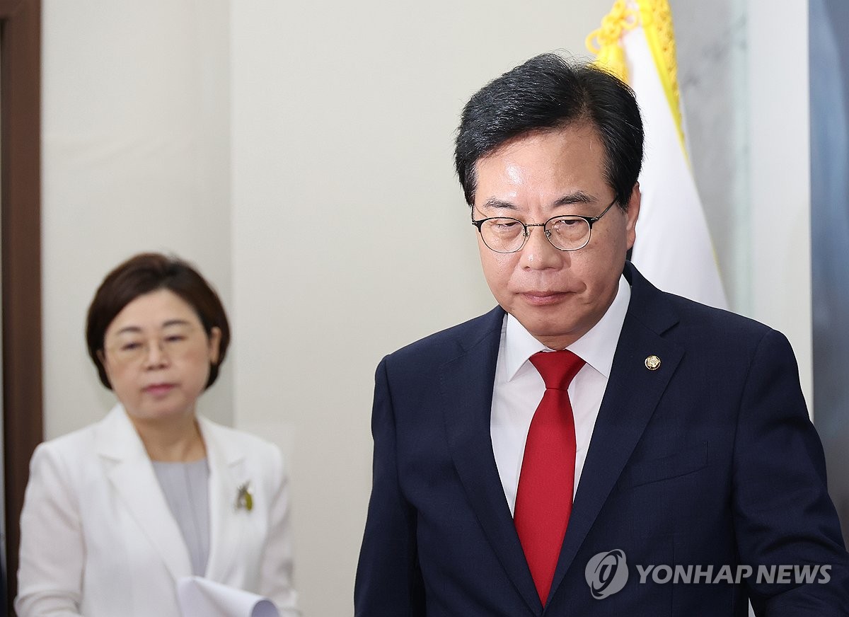 국힘, 관세협상 타결에 "시한 쫓겨 많이 양보…車 경쟁…
