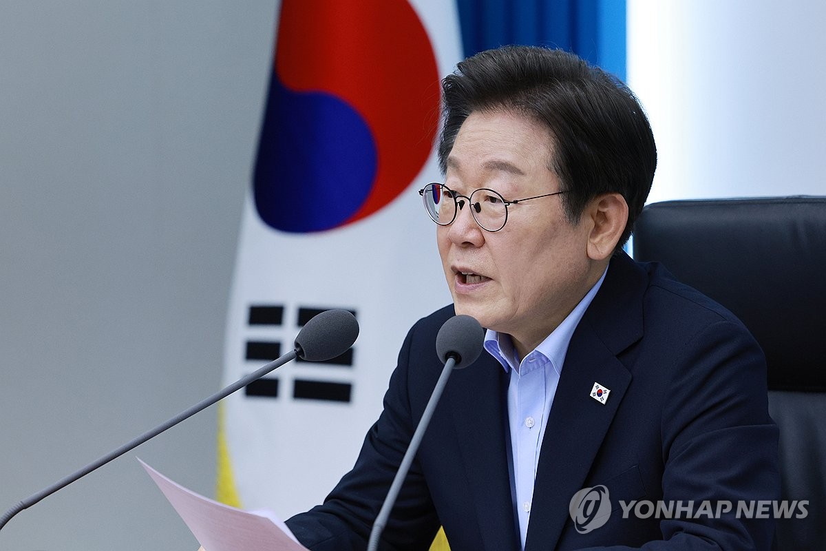 李대통령, 휴가 마치고 업무 복귀…韓美회담·사면 해법 찾았나