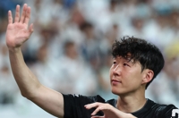 (LEAD) Son Heung-min bids emotional adieu to Tottenham fans in Seoul