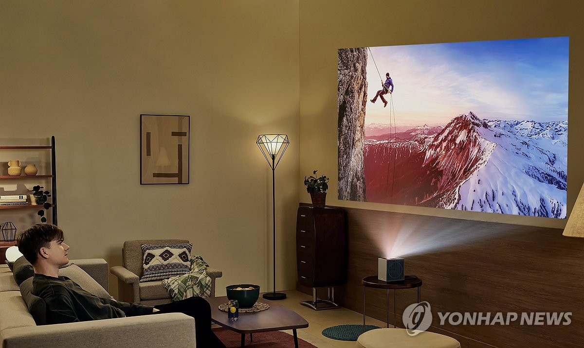 집에서 즐기는 영화관! LG 시네빔 쇼츠 출시로 라이프스타일 프로젝터 트렌드 재점화