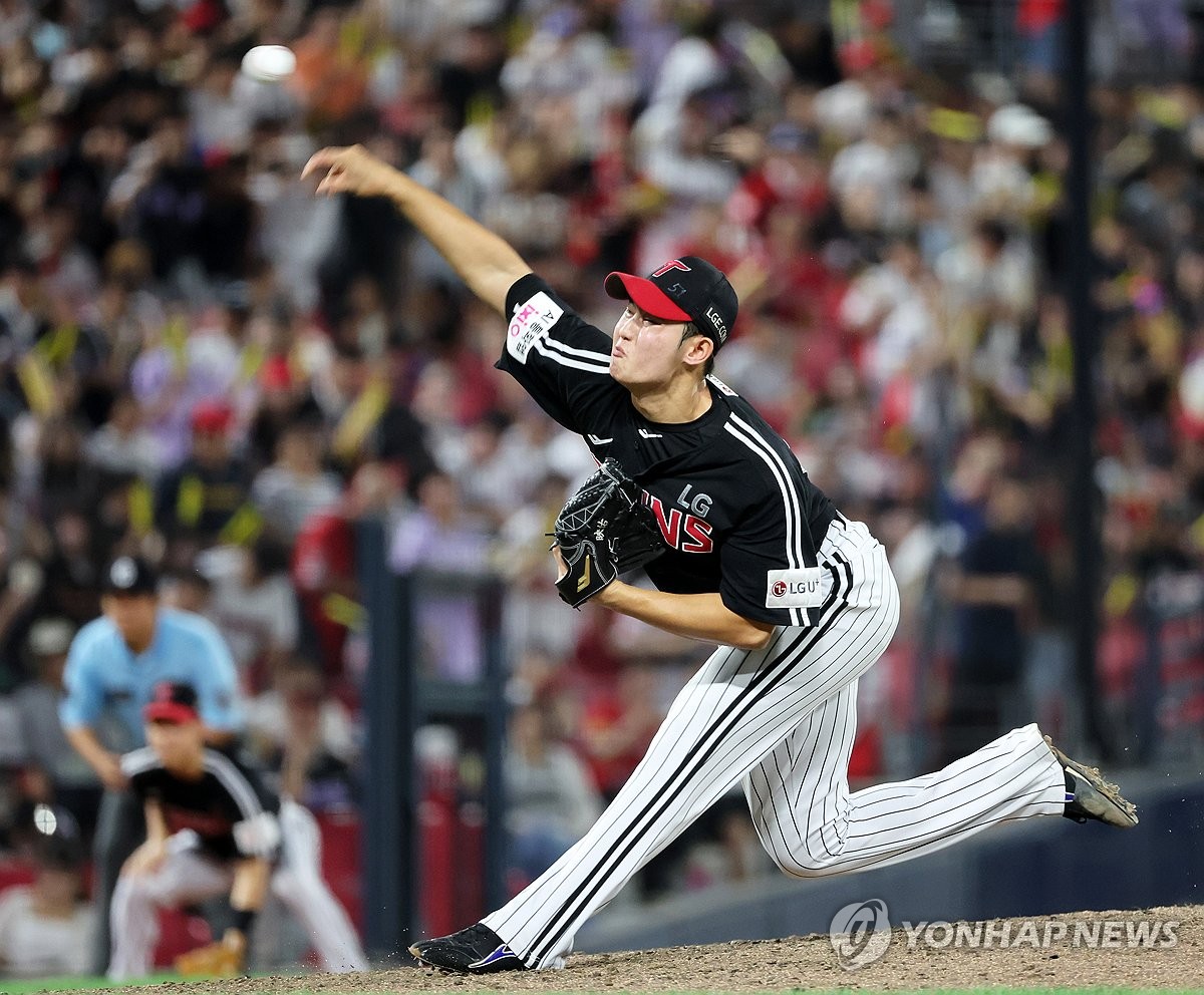 투구하는 김영우