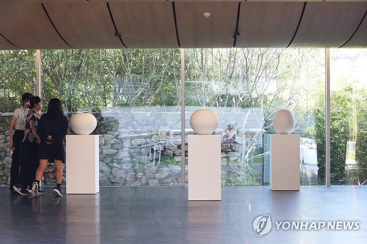 Kimsooja's