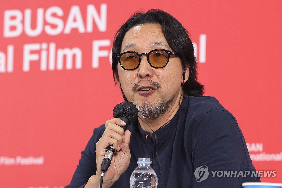 질문에 답하는 코고나다