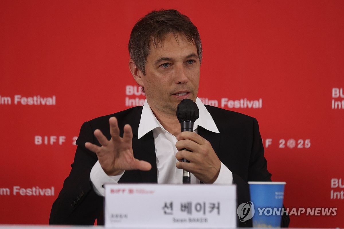 션 베이커 대만 풍경에 압도돼…서구적 시각 경계하며 작업