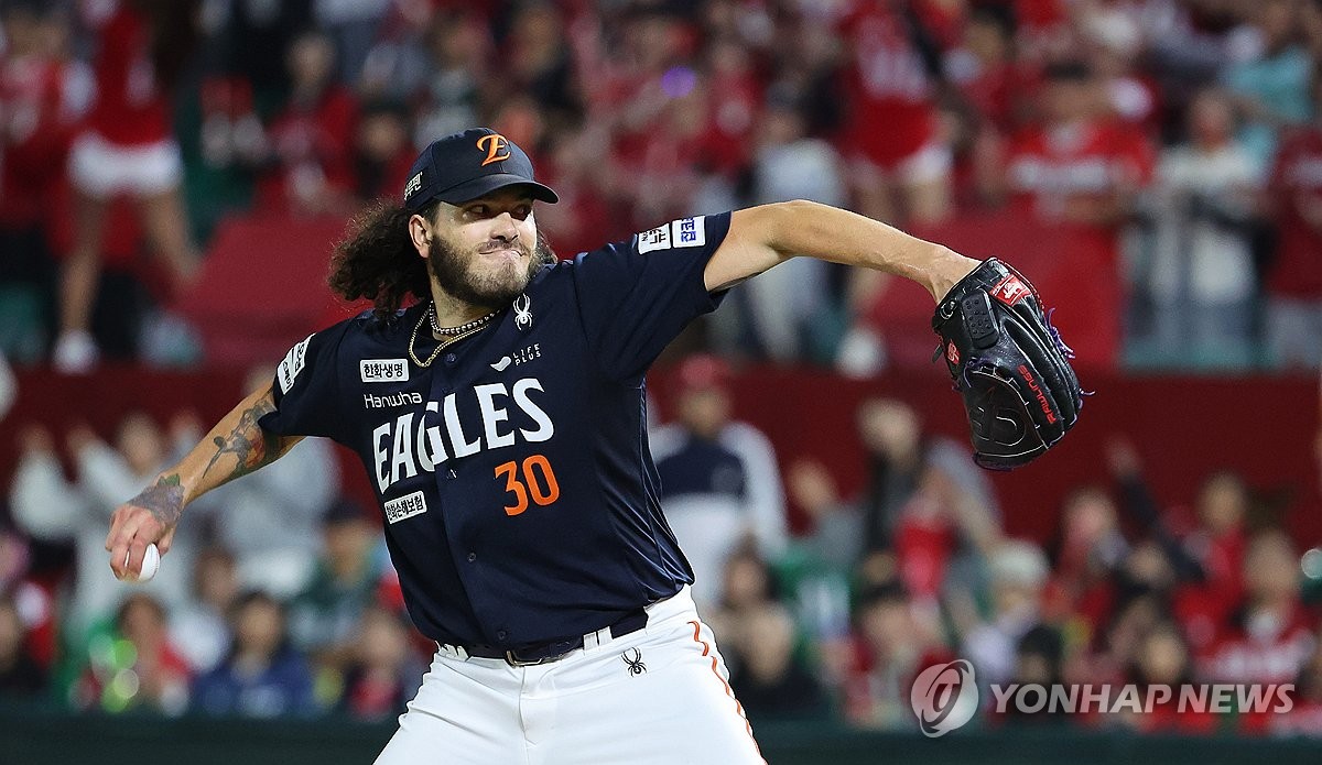 한화 폰세, SSG 상대 탈삼진 10개…외국인 투수 첫 4관왕 '유력'