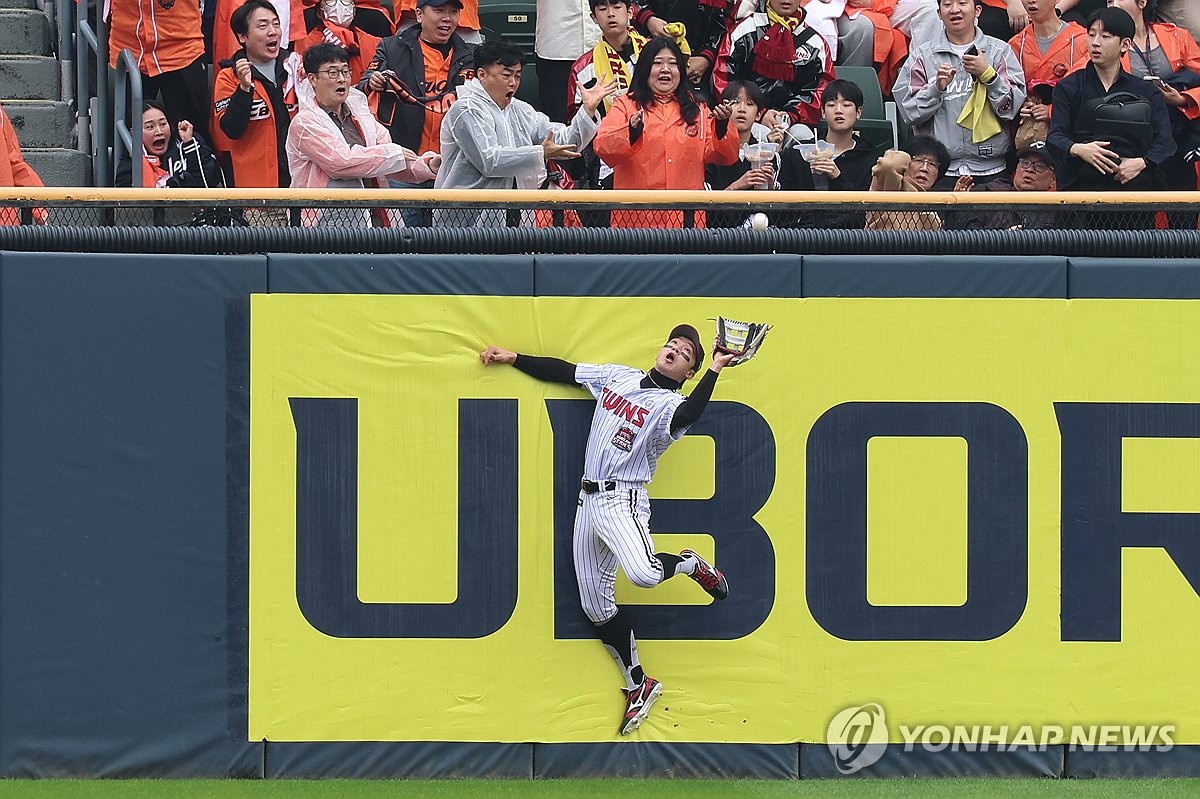 한화-LG 한국시리즈 1차전 매진…프로야구 PS 33경기 연속 만원