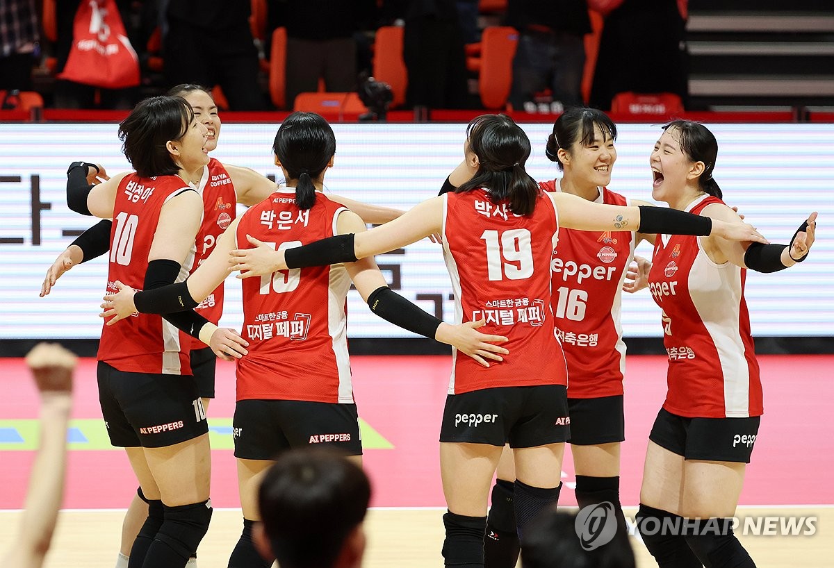 페퍼저축은행, 현대건설에 3-0 승리