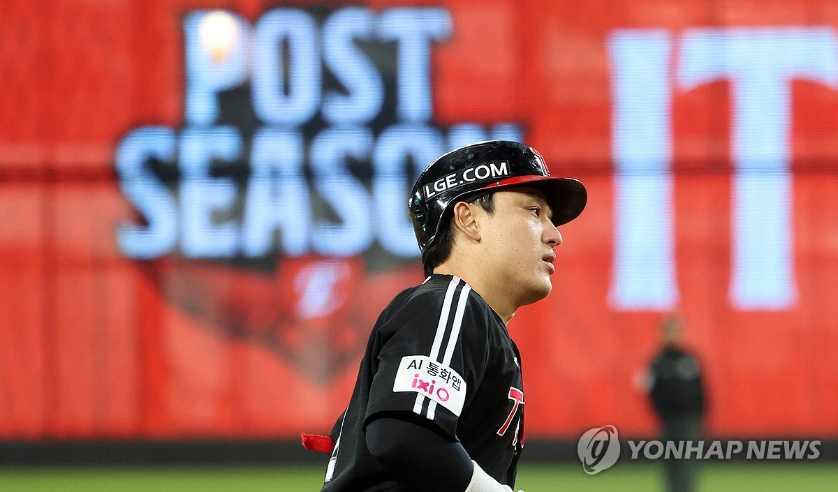 걸리면 넘긴다…LG에 '우승 향기' 불어넣은 9회 박동원 투런포