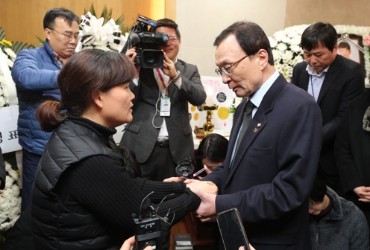 故김용균 빈소 조문행렬…"비정규직 없는 곳에서 편히 쉬시길"