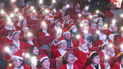 세상 밝히는 '사랑의 산타'